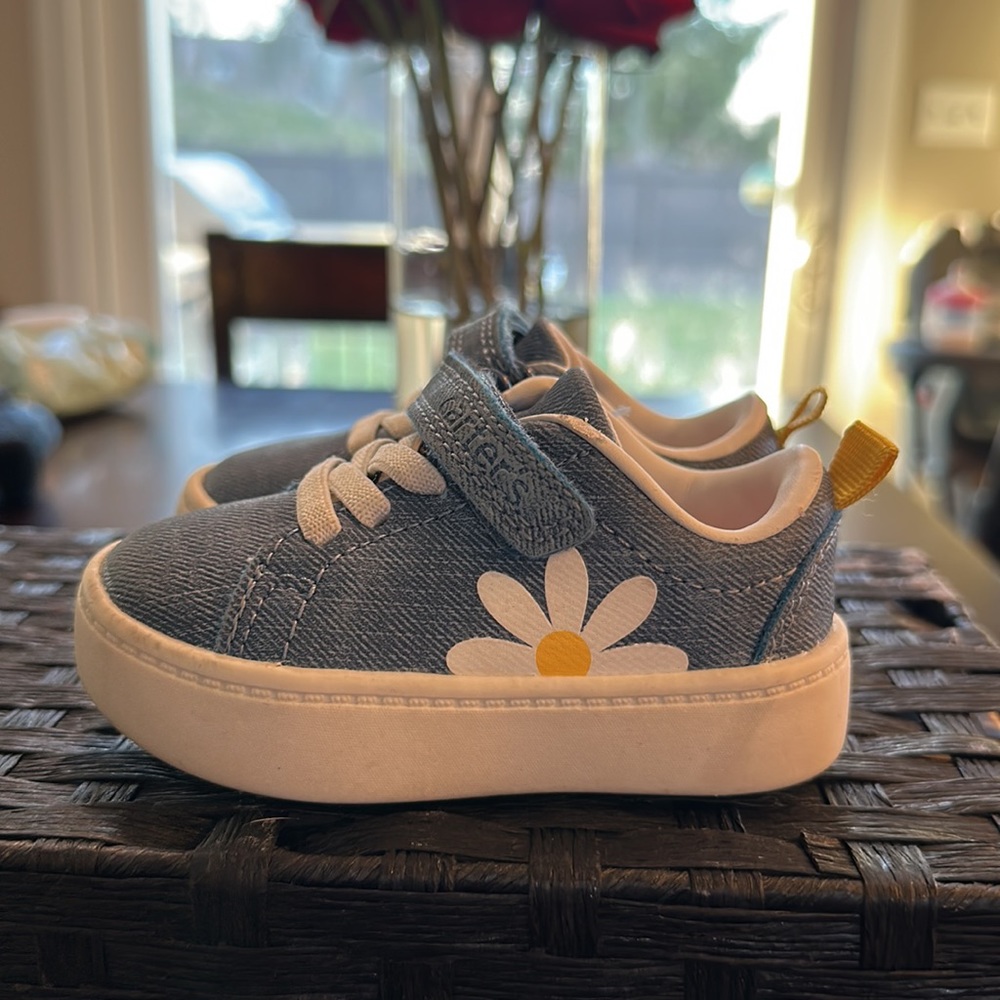 Baby Girls Size 4 Carters Shoes